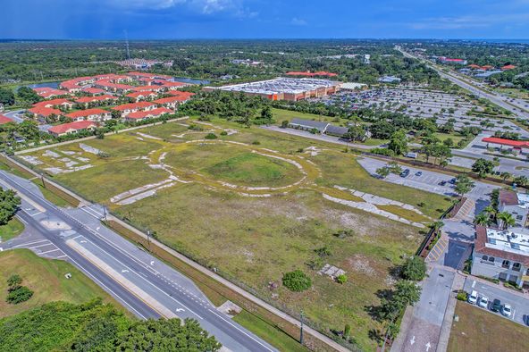 MULTI-FAMILY SITE IN OSPREY, FL: 174 E. Bay St., Osprey, FL 34229